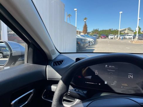 Used 2025 Kia K4 FWD image 35