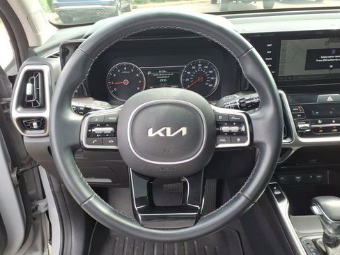 Used 2023 Kia Sorento EX w/ Panoramic Sunroof Package FWD image 23