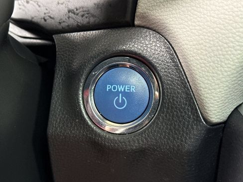 Used 2021 Toyota RAV4 Limited AWD/4WD image 23