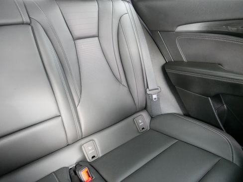 Used 2025 Buick Envision Preferred image 14