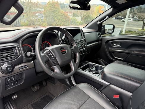 Used 2021 Nissan Titan PRO-4X image 15