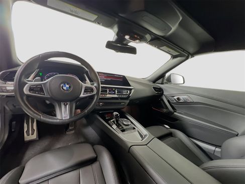 Used 2025 BMW Z4 sDrive30i image 9