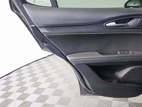 Used 2023 Alfa Romeo Stelvio Sprint RWD image 11