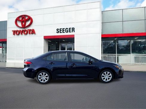 Used 2023 Toyota Corolla LE image 2
