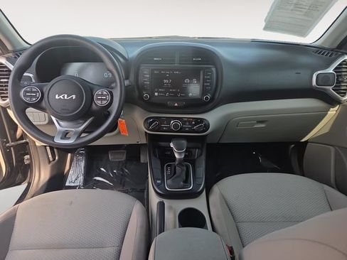 Used 2023 Kia Soul LX FWD image 10