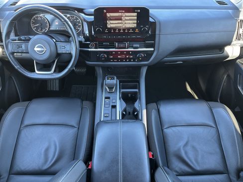 Used 2022 Nissan Pathfinder SL w/ SL Premium Package image 3