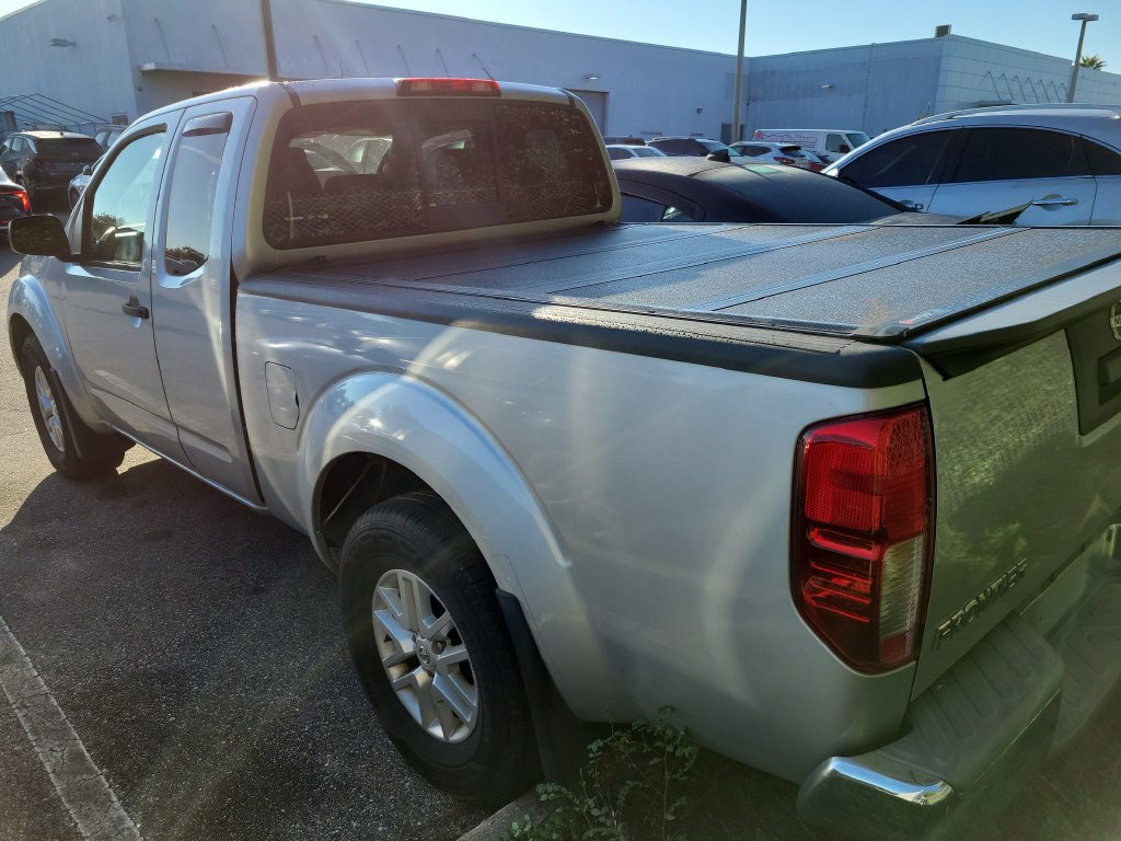 Used 2017 Nissan Frontier SV w/ SV Value Truck Package AWD/4WD image 4