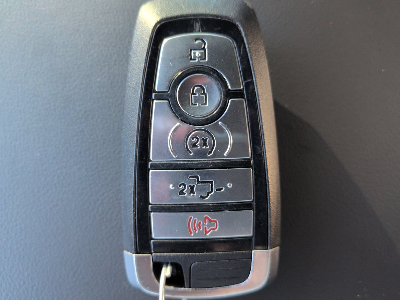 Used 2025 Ford F150 Raptor AWD/4WD image 32
