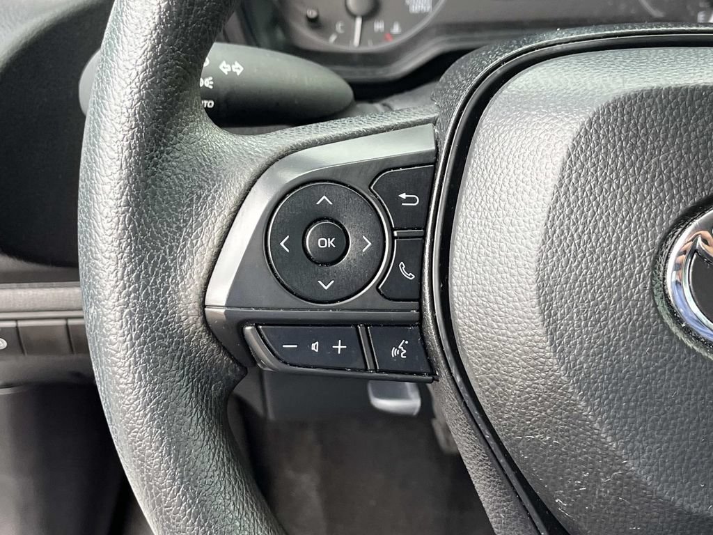 Used 2025 Toyota Corolla LE FWD image 27