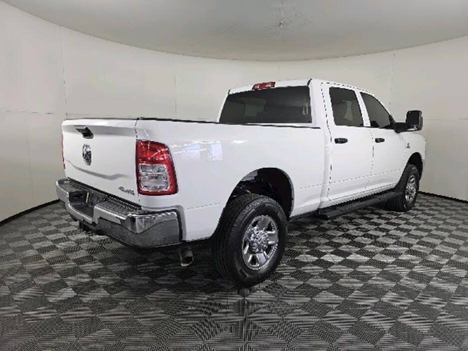 Used 2024 RAM 2500 Tradesman w/ Chrome Appearance Group AWD/4WD image 10