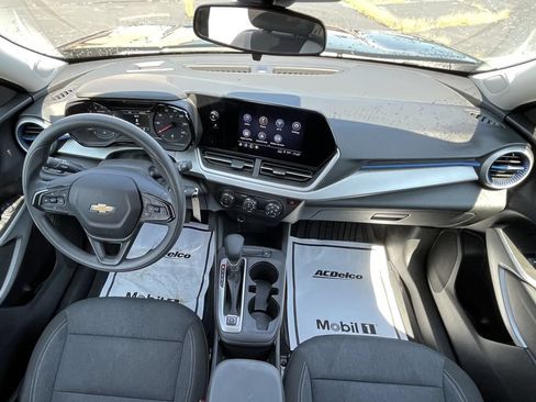 Certified 2024 Chevrolet Trax LS FWD image 11