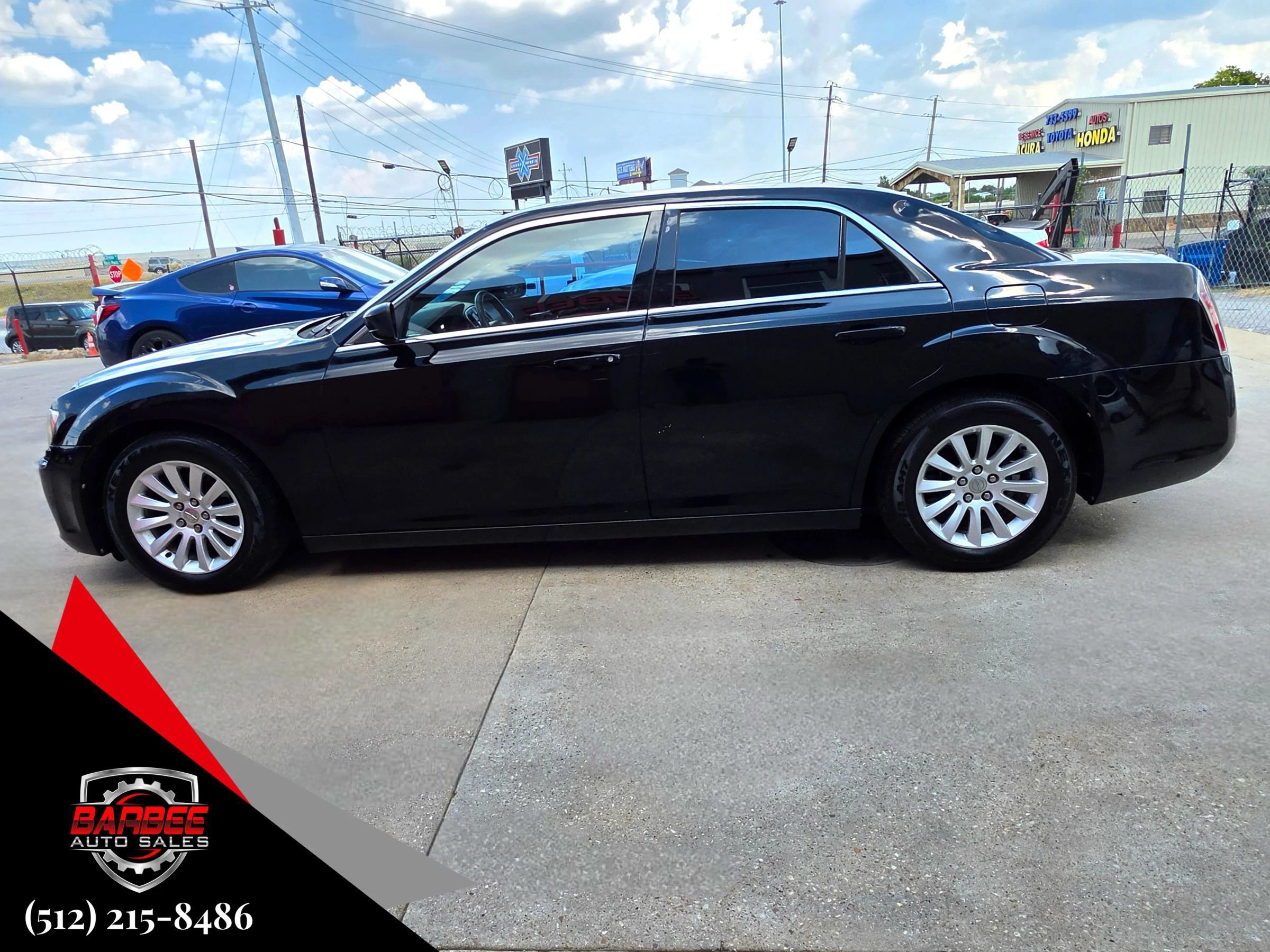 Used 2012 Chrysler 300 RWD image 7