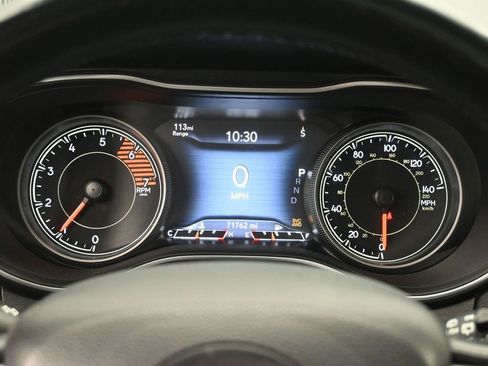 Used 2020 Jeep Cherokee Limited image 12