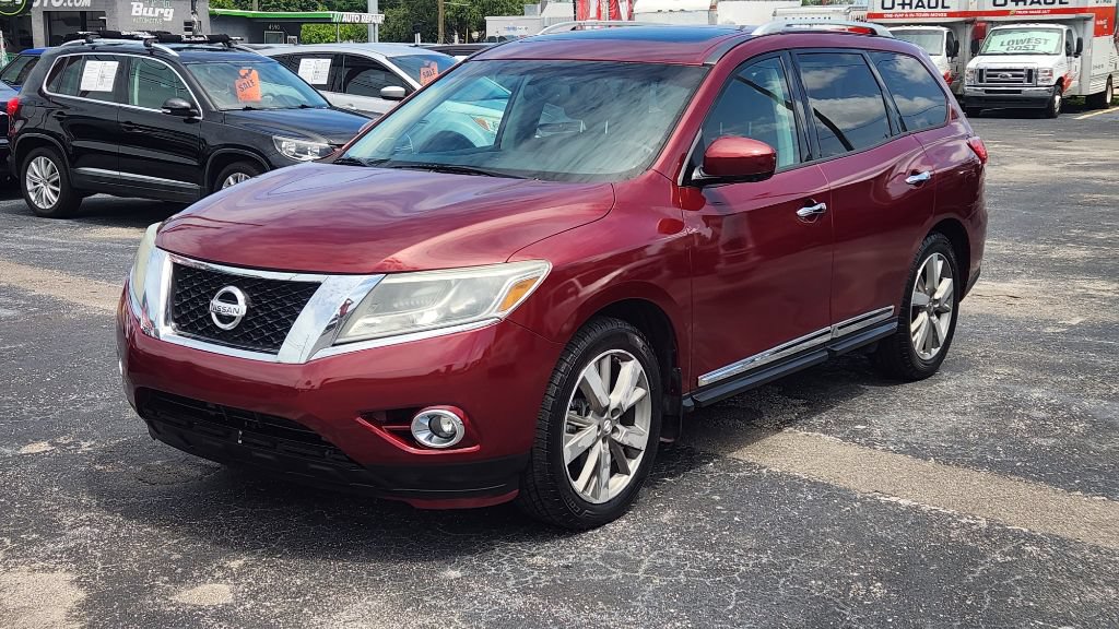 Used 2016 Nissan Pathfinder Platinum FWD image 2