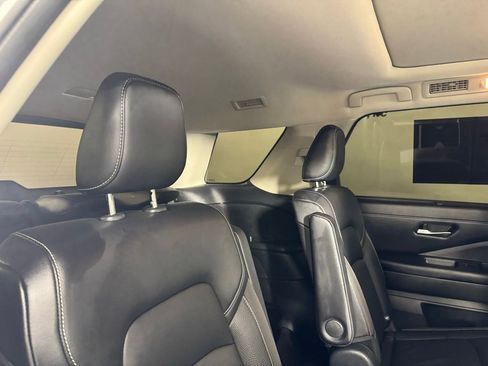 Used 2023 Nissan Pathfinder SL w/ SL Premium Package image 31