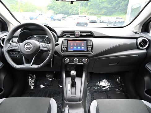 Used 2025 Nissan Versa S FWD image 10