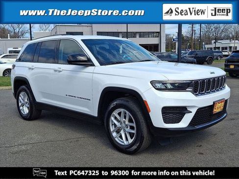 Certified 2023 Jeep Grand Cherokee Laredo X AWD/4WD image 1