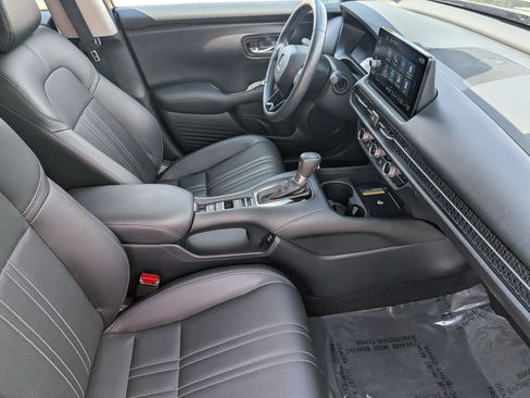 Certified 2024 Honda HR-V EX-L image 32
