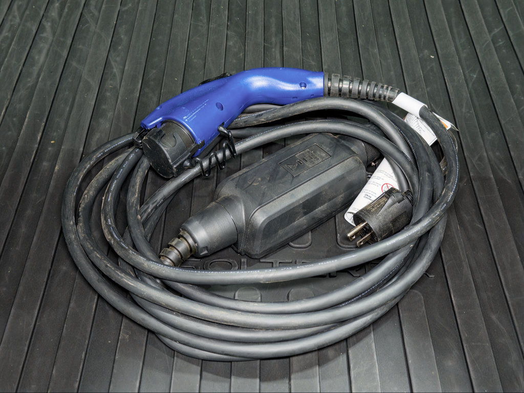 Used 2023 Subaru Solterra AWD image 6