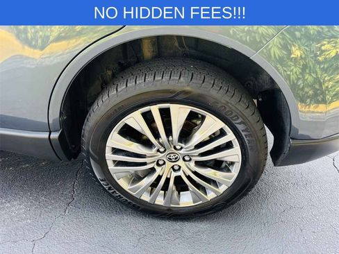 Used 2024 Toyota Venza Limited image 30