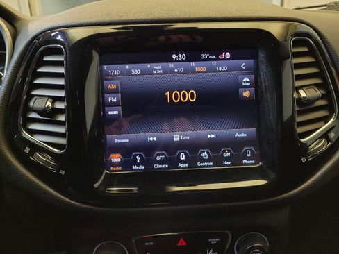 Used 2018 Jeep Compass Limited w/ Navigation Group image 25