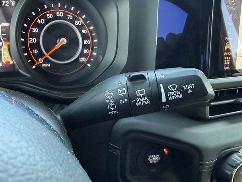 Used 2025 Jeep Wrangler Sahara image 22