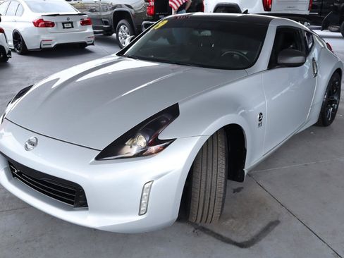 Used 2019 Nissan 370Z Coupe RWD image 9