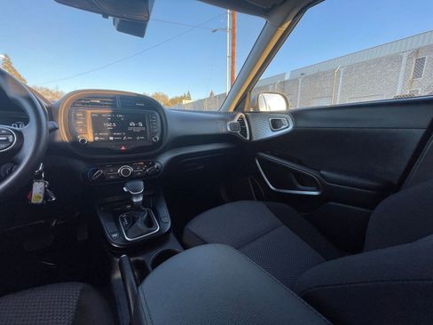 Used 2025 Kia Soul LX w/ LX Technology Package image 33