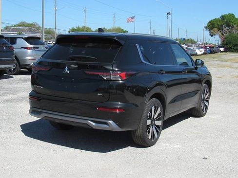 New 2026 Mitsubishi Outlander SEL FWD image 3