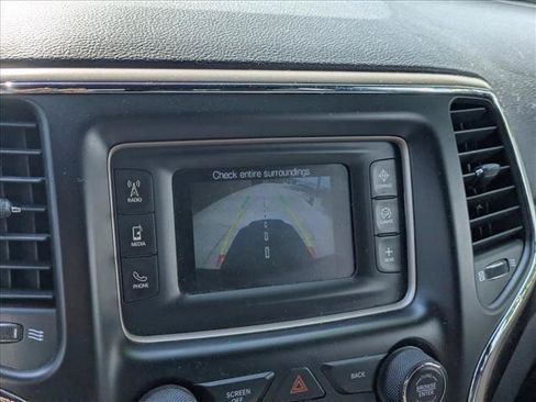 Used 2017 Jeep Grand Cherokee Laredo w/ Quick Order Package 2BE RWD image 11