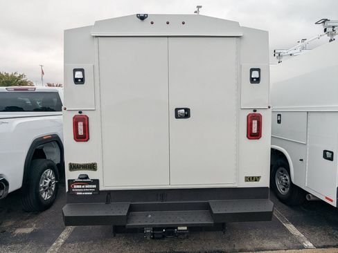 New 2025 Chevrolet Express 3500 w/ Power Convenience Package RWD image 4