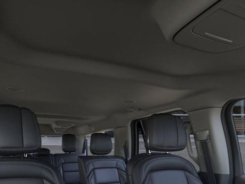 New 2026 Lincoln Navigator L Premier AWD/4WD image 22