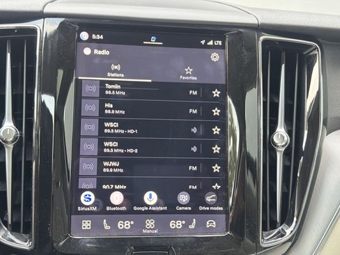 Certified 2024 Volvo XC60 B5 Core AWD/4WD image 11