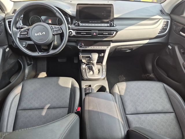Used 2023 Kia Seltos SX w/ SX Sunroof Package AWD/4WD image 32