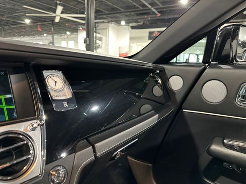 Used 2019 Rolls-Royce Dawn image 38