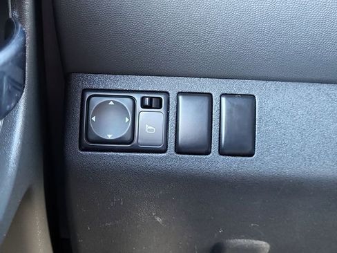 Used 2014 Nissan Xterra S image 26