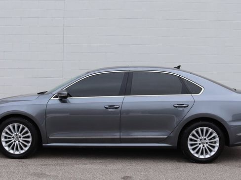 Used 2016 Volkswagen Passat 1.8T SE image 2