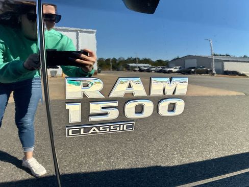 Used 2024 RAM 1500 Classic SLT image 27