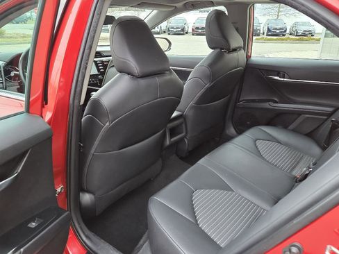 Used 2019 Toyota Camry SE image 23