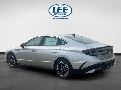 New 2026 Hyundai Sonata SEL FWD image 4