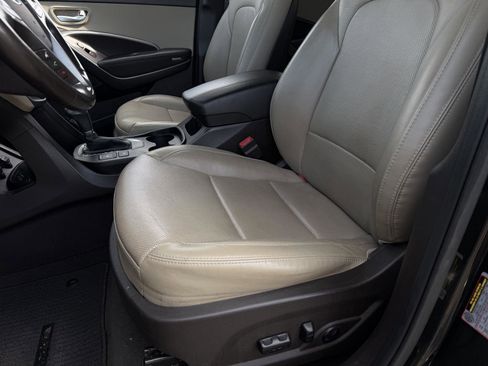 Used 2018 Hyundai Santa Fe Sport w/ 2.4L Tech Package 04 image 9