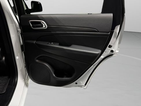 Used 2021 Jeep Grand Cherokee Laredo X image 39