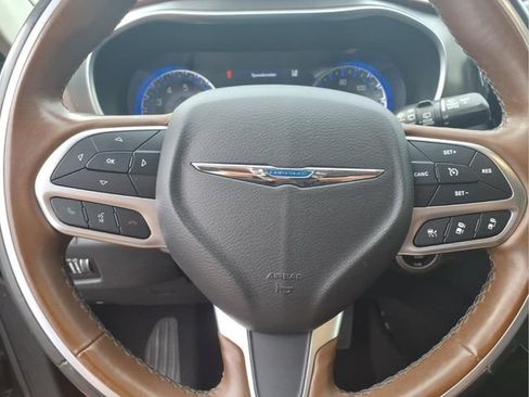 Used 2019 Chrysler Pacifica Limited w/ Advanced Safetytec Group FWD image 14