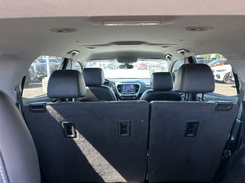 Used 2020 GMC Acadia SLT AWD/4WD image 15