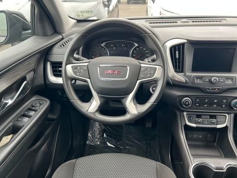 Used 2024 GMC Terrain SLE image 17