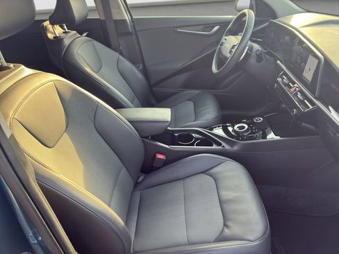 Used 2024 Kia Niro EX image 9