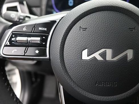 Used 2025 Kia Seltos S FWD image 15