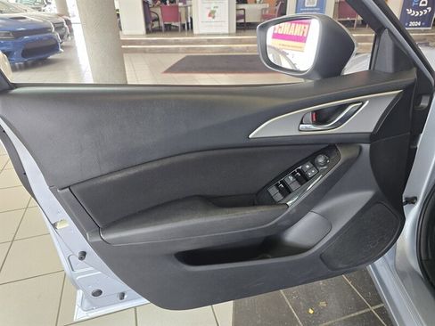 Used 2017 MAZDA MAZDA3 Sport image 6