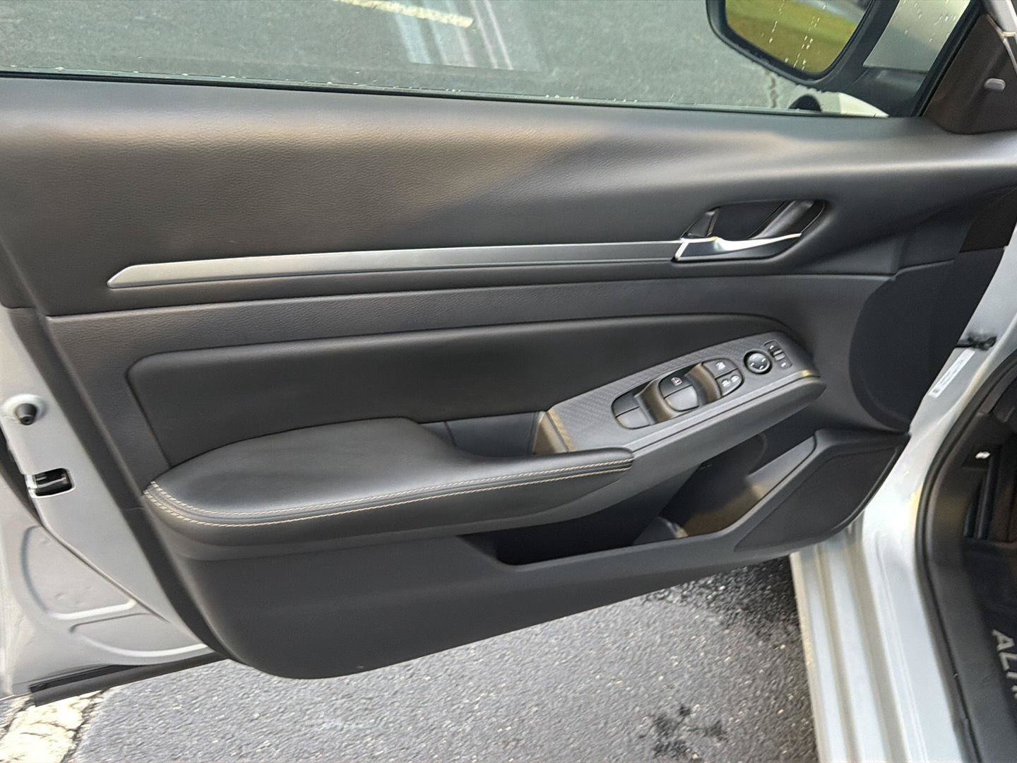 Used 2022 Nissan Altima 2.5 SV AWD/4WD image 16