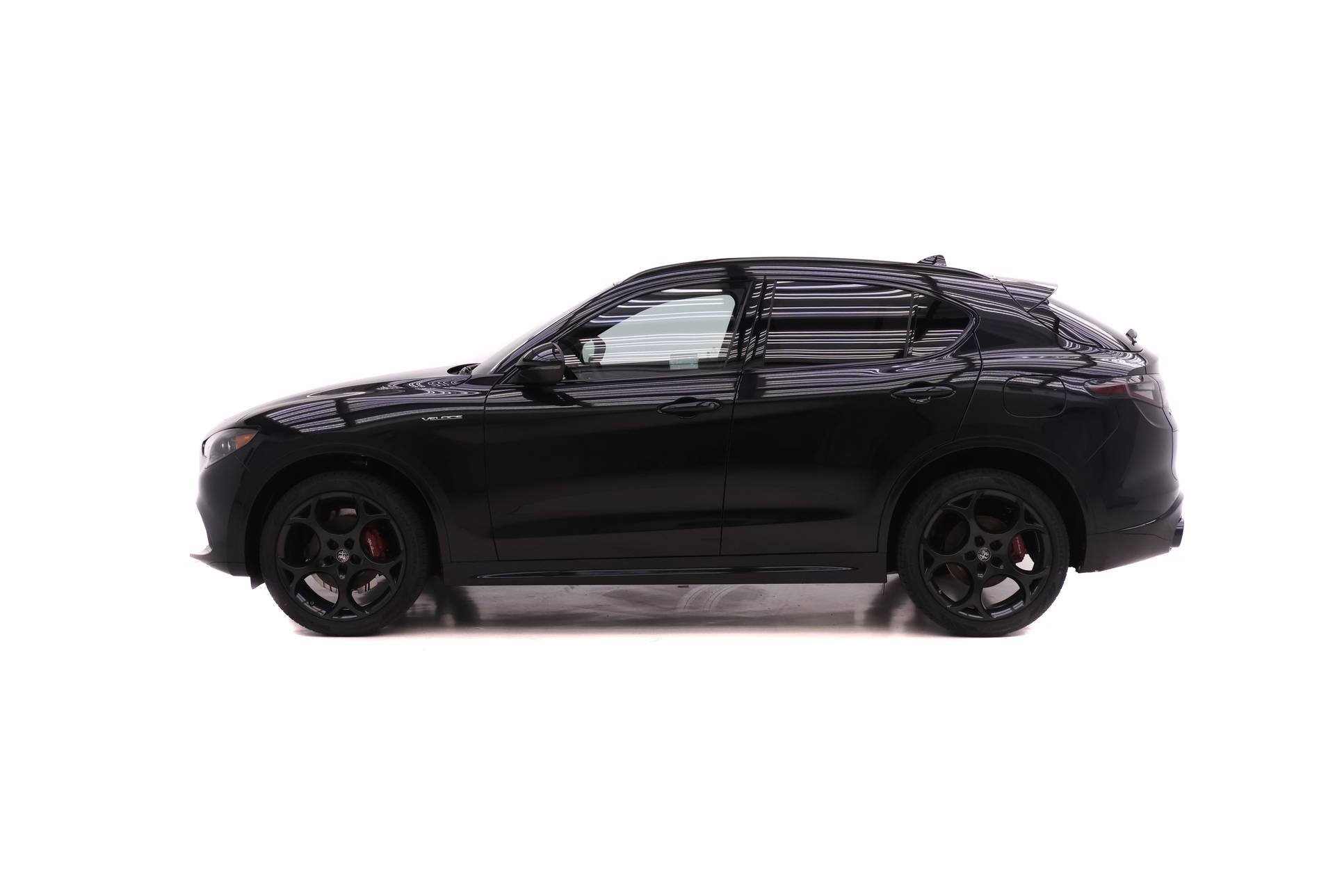 New 2026 Alfa Romeo Stelvio Sprint AWD/4WD image 3